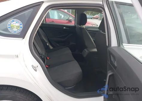 2019 Volkswagen Jetta 1.4T R-Line/1.4T S/1.4T Se z USA, uszkodzony, nr VIN 3VWC57BU0KM093137